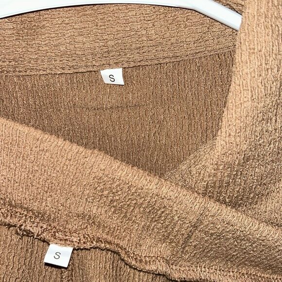Women’s Beige Stretchy Pants Set(Size Small) - Picture 7 of 9